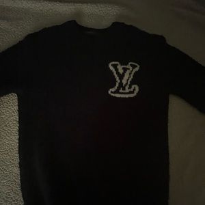 Black Long sleeve Louis Vuitton knitted sweatshirt. Worn once still new (nsou).